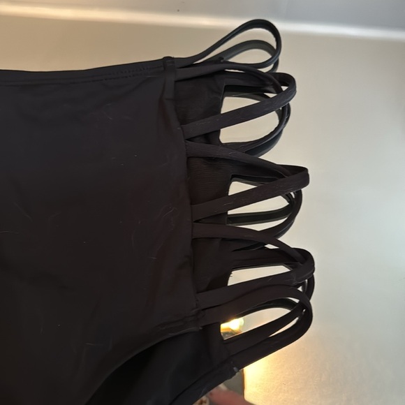 Bikini bottoms size medium - Picture 2 of 4